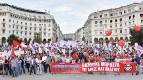 In migliaia hanno protestato contro la politica antipopolare e il coinvolgimento del paese nei piani imperialisti